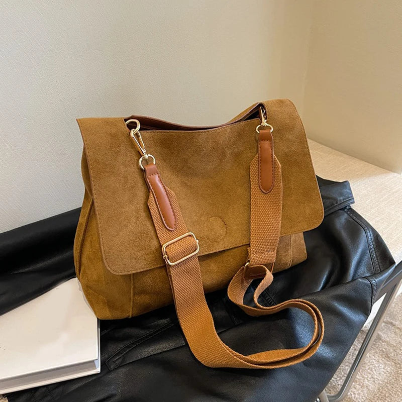 Ellie™ | Vintage Luxe Crossbody Taske